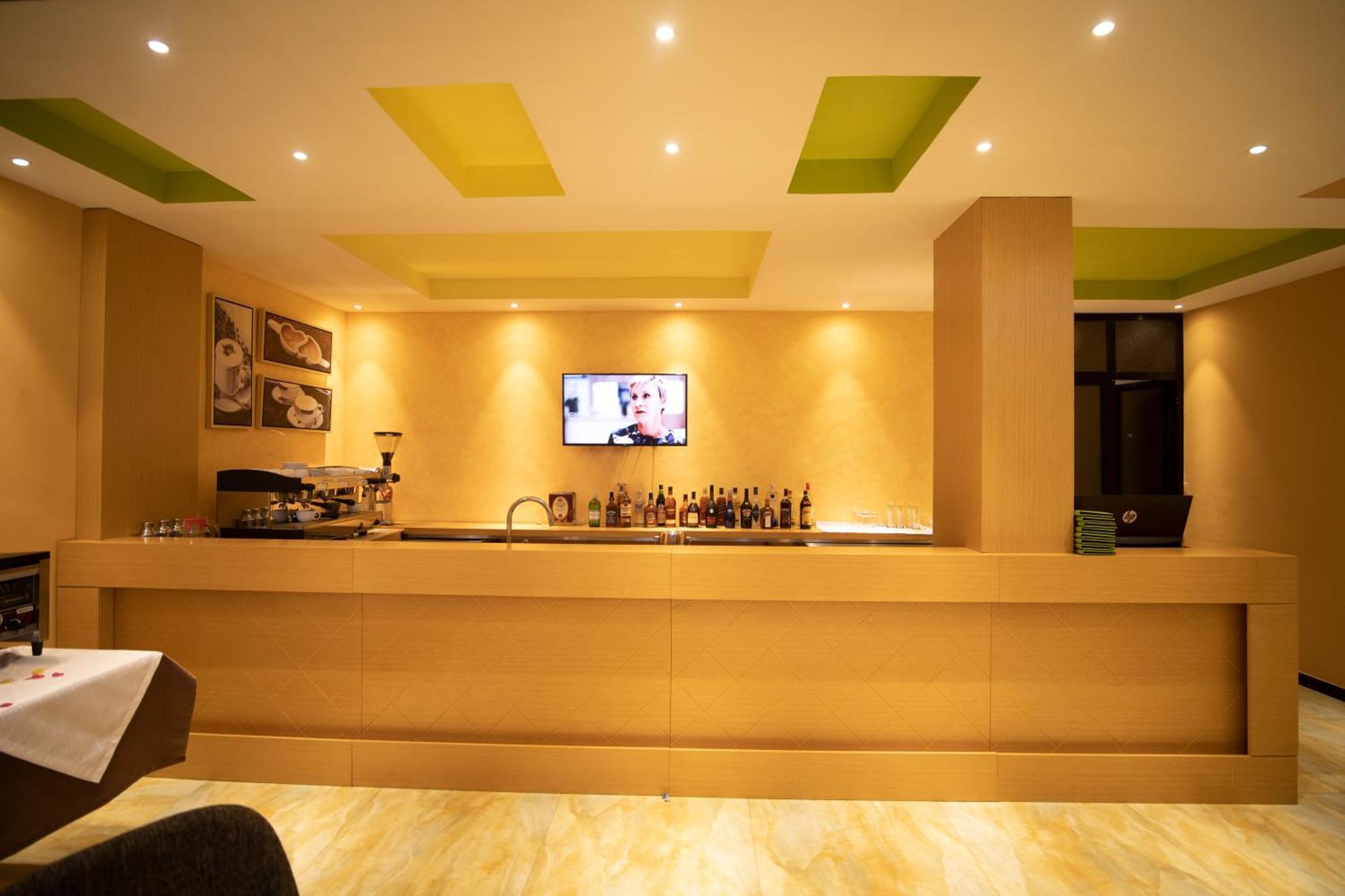 Vamos Addis Hotel ภายนอก รูปภาพ